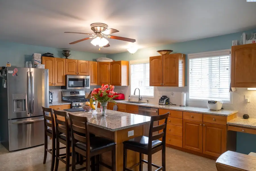 604 SE Mockingbird, College Place, WA 99324 - #3