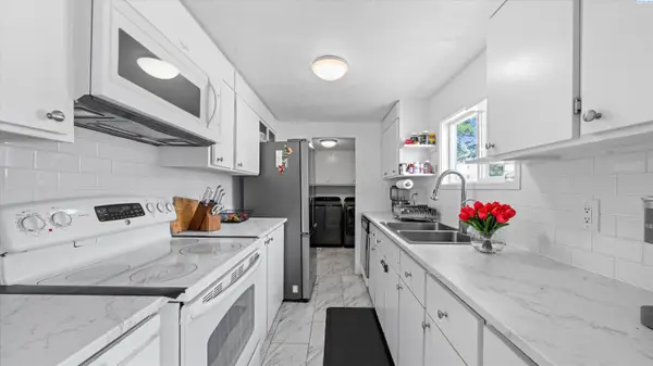189 S 38th Ave #8, West Richland, WA 99353