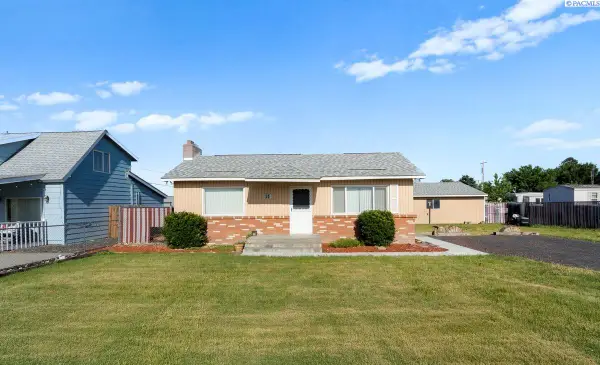 494 S 38th Ave, West Richland, WA 99353-5166