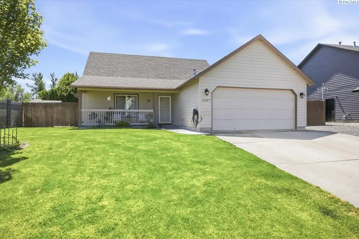 1607 W 33rd Ave, Kennewick, WA 99337 - #1