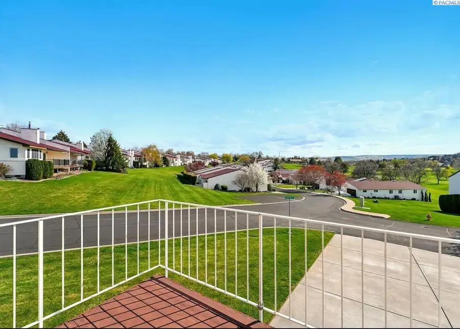 435 Nicklaus Ct., Richland, WA 99352 - #2
