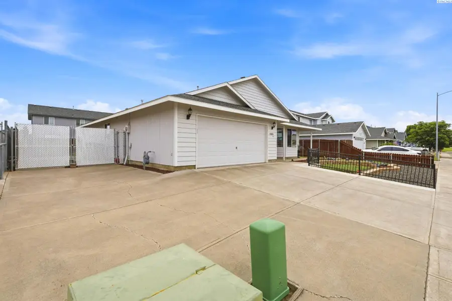 8303 Wrigley Dr, Pasco, WA 99301 - #2