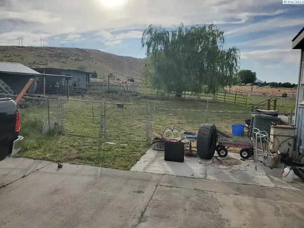 43808 E Mountain Pl, Benton City, WA 99320
