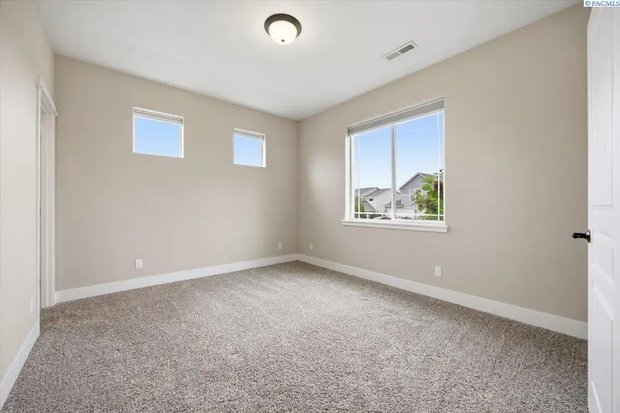 4757 Cowlitz, Richland, WA 99352 - #3