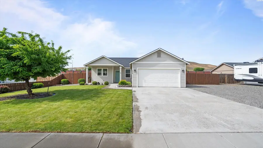 5179 Pinehurst St, West Richland, WA 99353 - #2