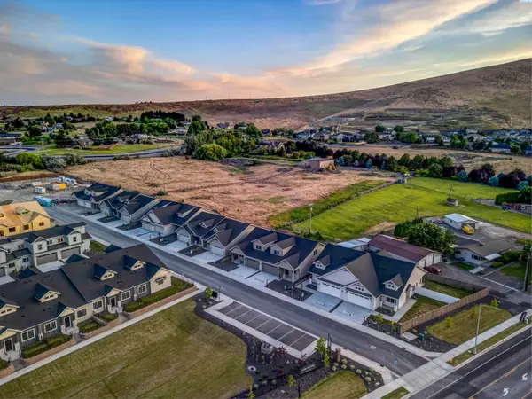 4545 Grove Court, West Richland, WA 99353