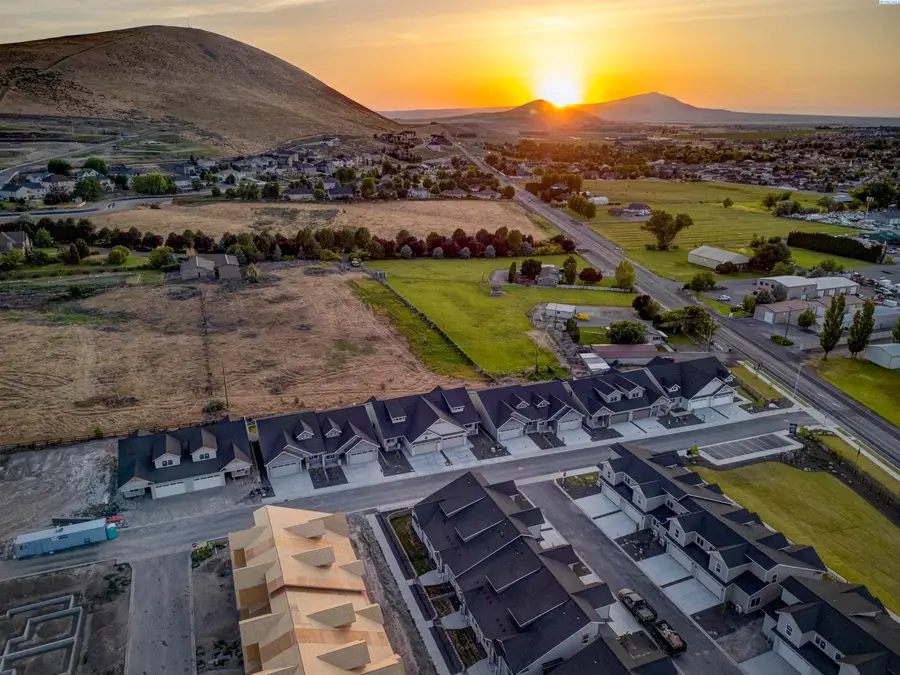 4529 Grove Court, West Richland, WA 99353 - #2