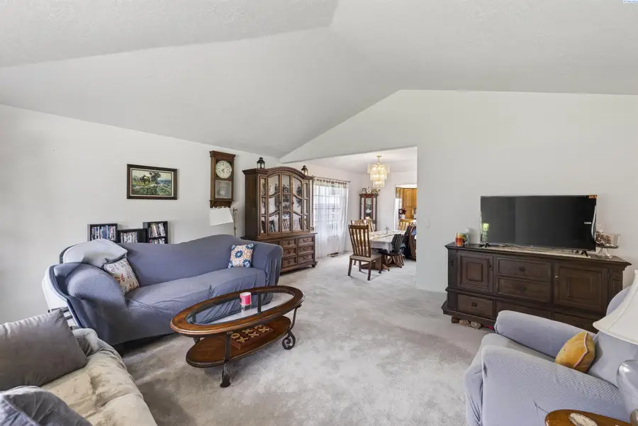 81 Alteejen Rd, Zillah, WA 98953 - #2
