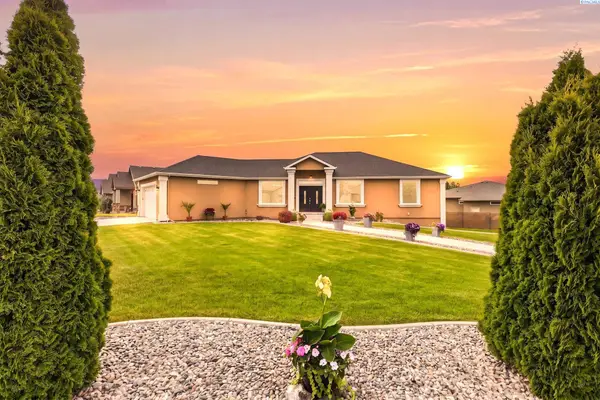 662 S Hawaii Pl, Kennewick, WA 99336