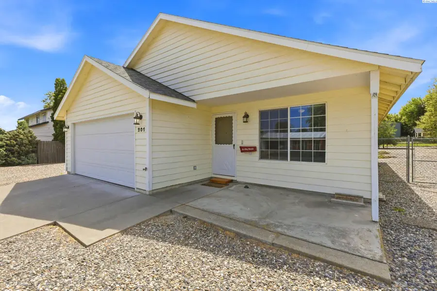 201 W 34th Ave, Kennewick, WA 99337 - #2