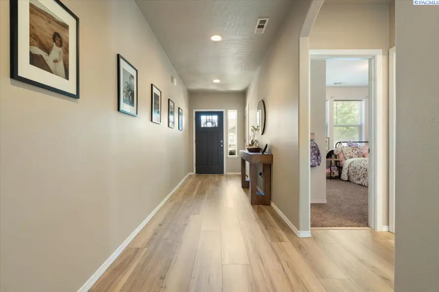 803 W 29th Pl, Kennewick, WA 99337 - #3