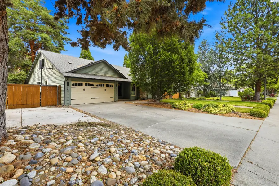 138 N Sherman St, Richland, WA 99354 - #2
