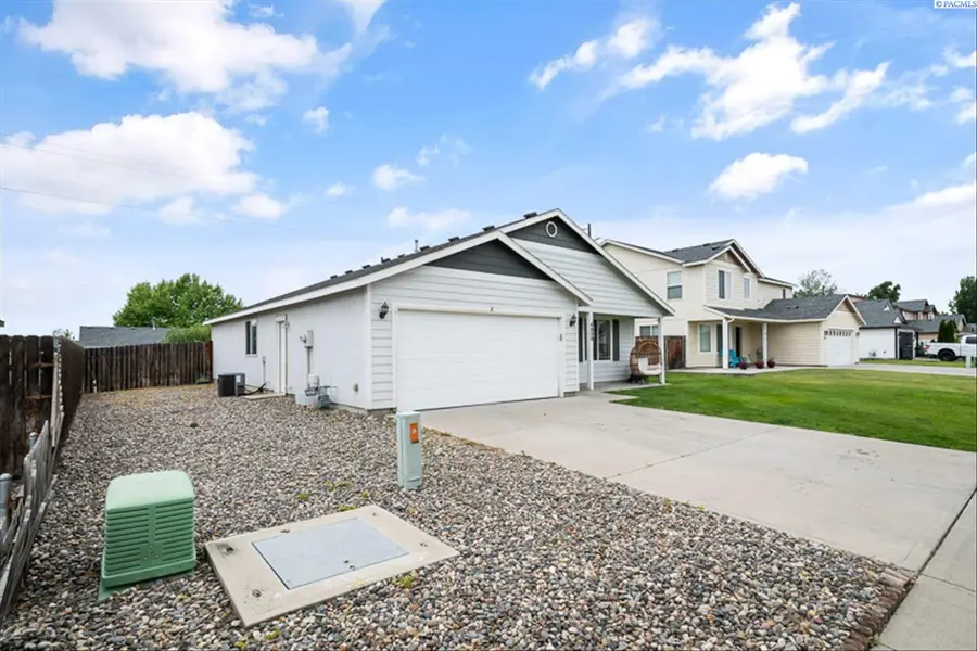4608 John Deere Dr, Pasco, WA 99301 - #3