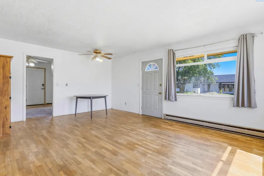 716 S Juniper St, Kennewick, WA 99336 - #3