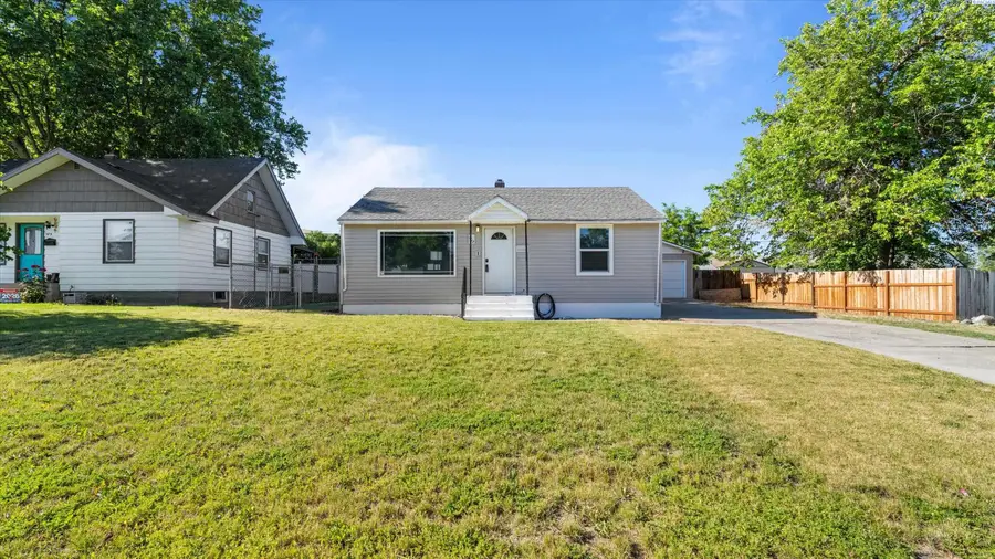 1817 Benson Ave., Prosser, WA 99350 - #3