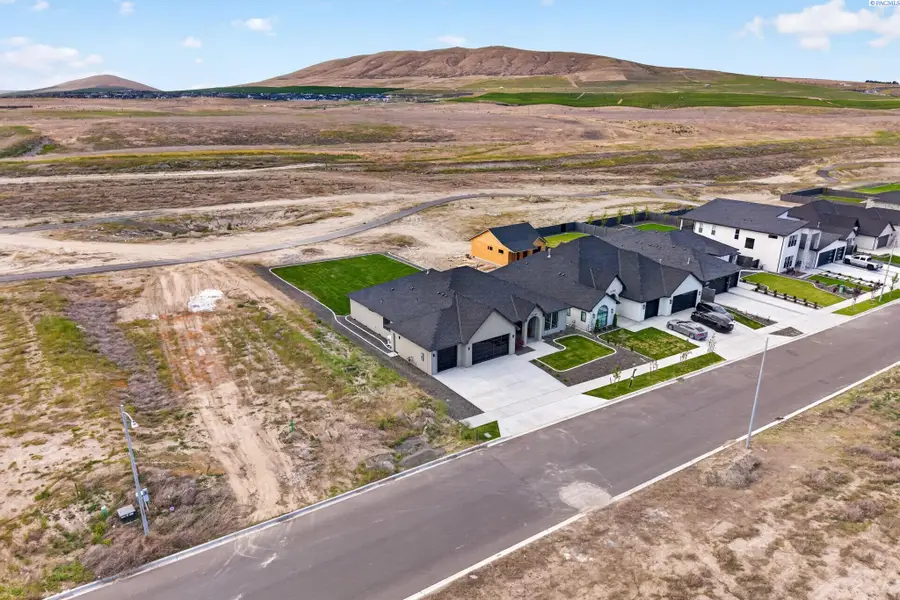 2887 Savanna Ave, Richland, WA 99352 - #2