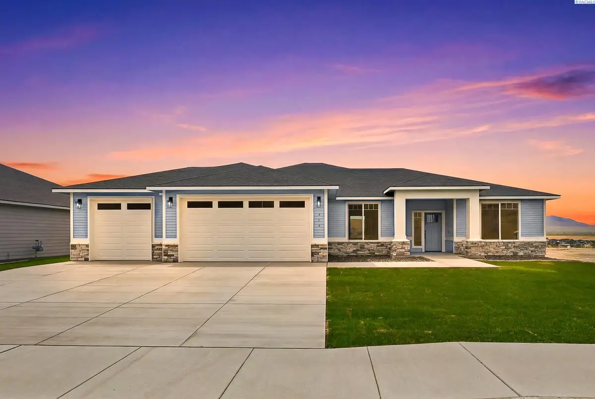 979 Thebes St., West Richland, WA 99353 - #1
