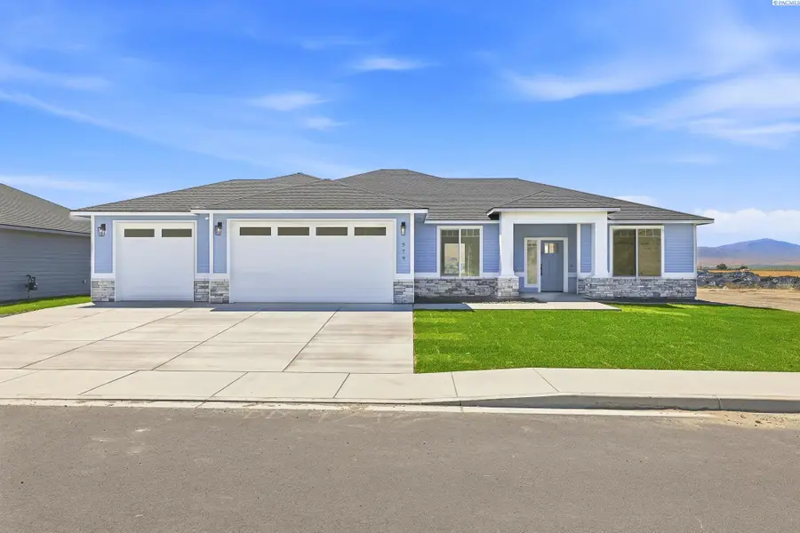979 Thebes St., West Richland, WA 99353 - #2