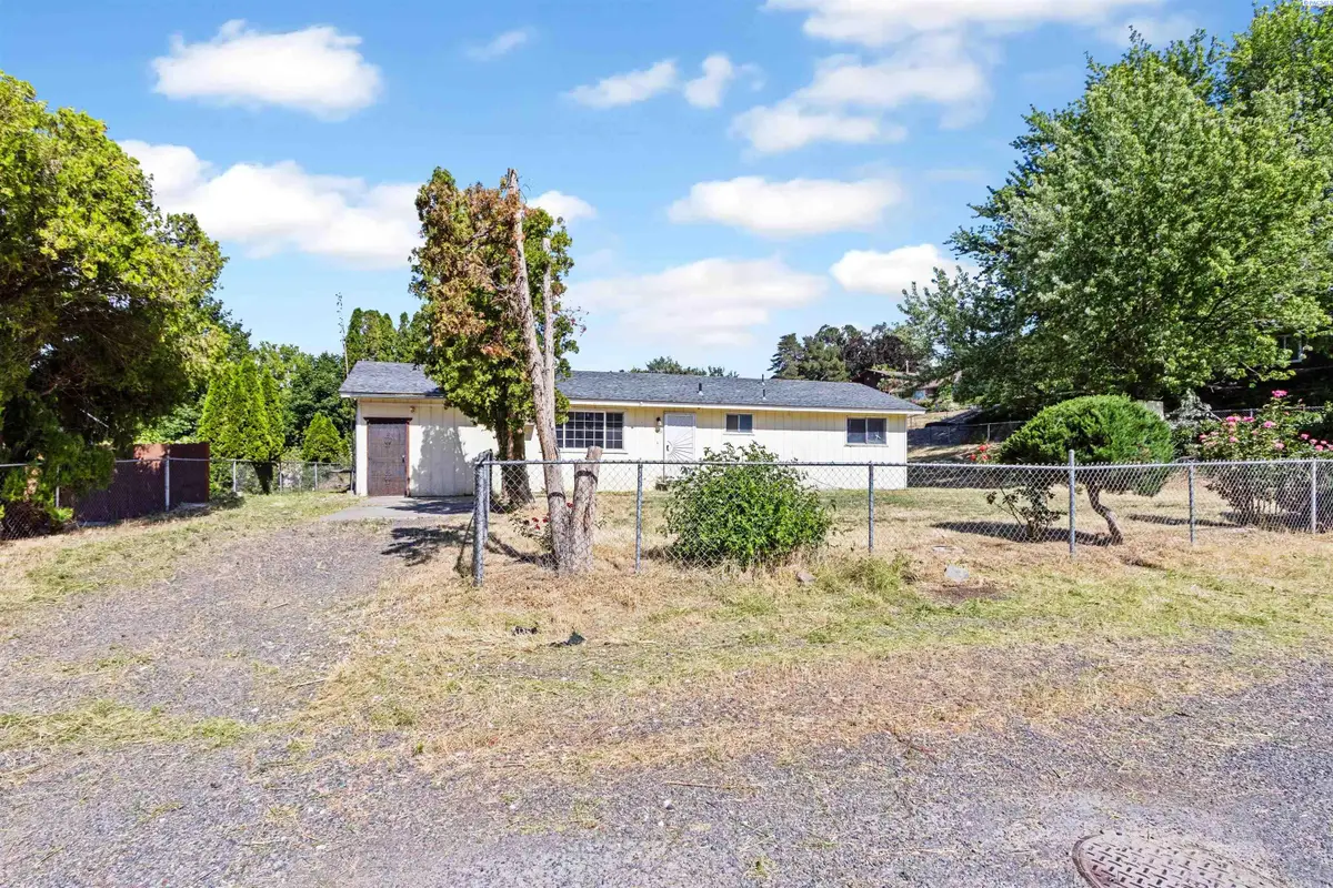 1034 Gum St, Prosser, WA 99350 - #1