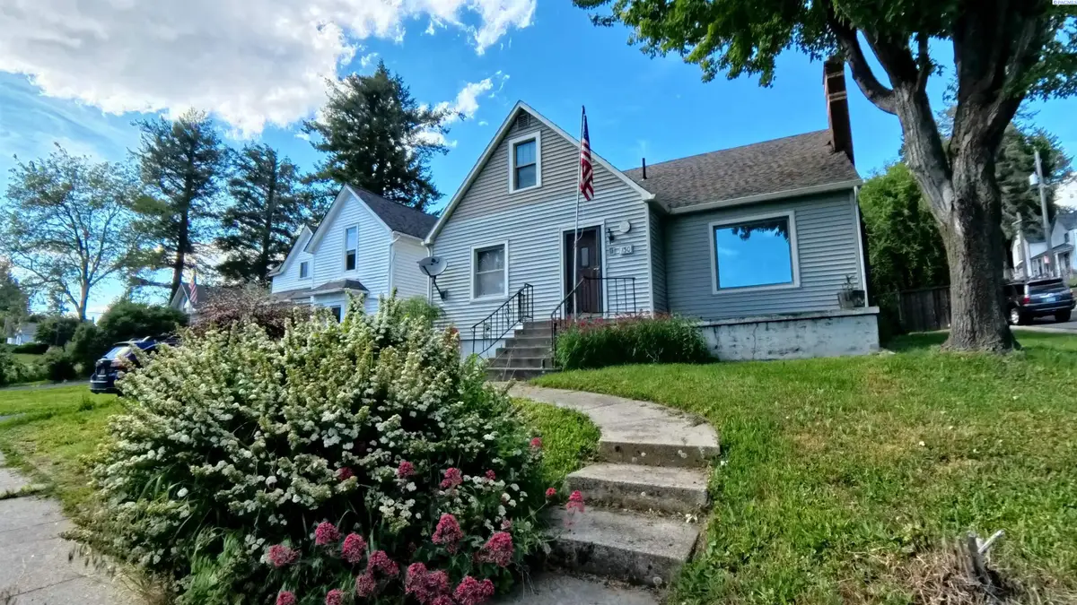 130 E Alder St, Palouse, WA 99161 - #1