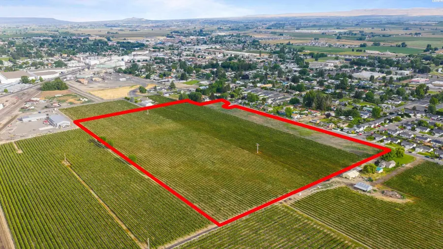 32014 Nka Highland Rd., Grandview, WA 98930 - #3