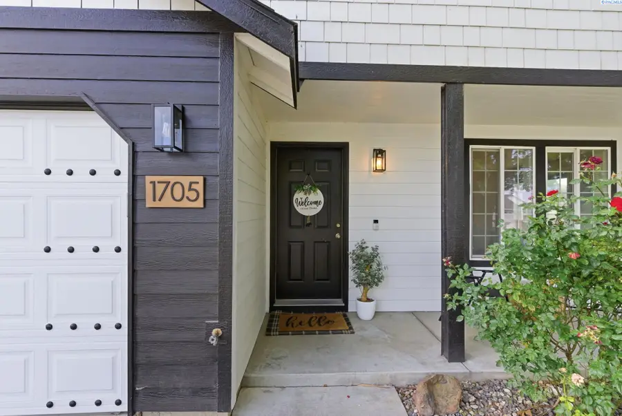 1705 W 33rd Ave, Kennewick, WA 99337 - #2