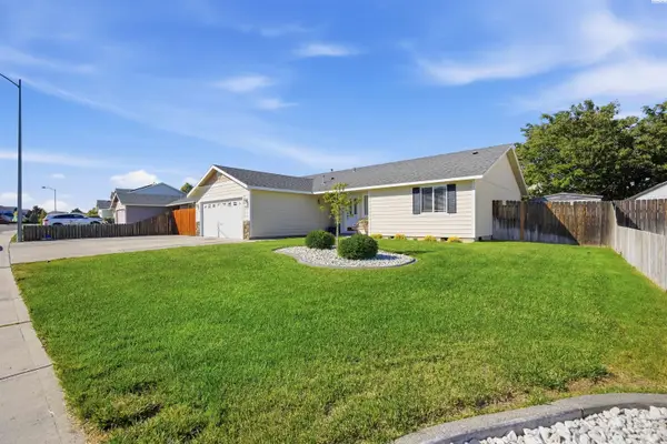 4333 Campolina Ln, Pasco, WA 99301-8332