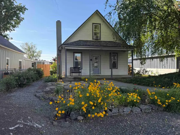 1316 Grant Ave, Prosser, WA 99350