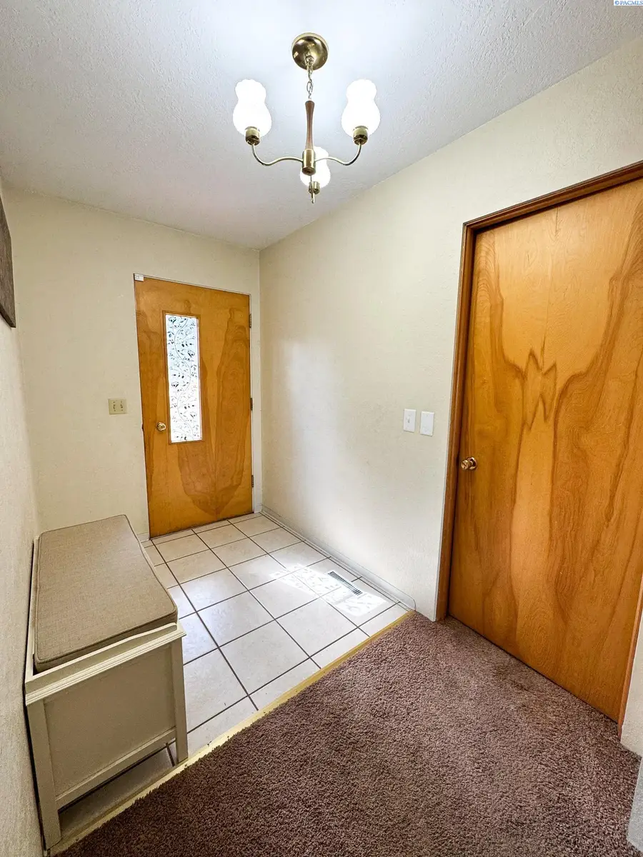 703 College St, Colton, WA 99113 - #3
