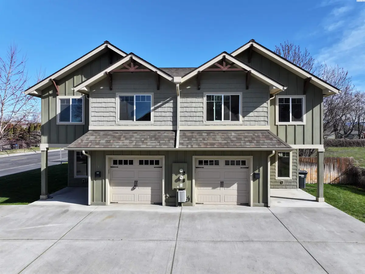 226 E Whitman Dr, College Place, WA 99324 - #1