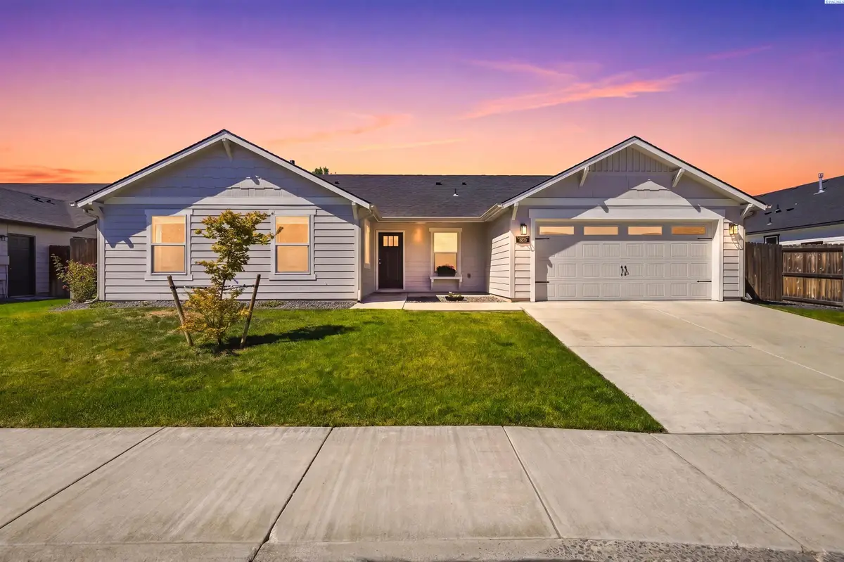 832 W 29th Pl, Kennewick, WA 99337 - #1