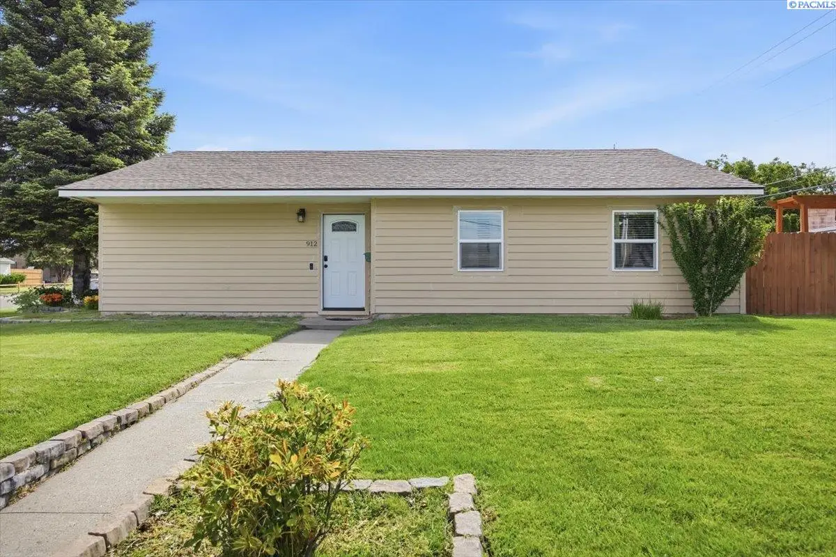 912 Cottonwood Drive, Richland, WA 99352 - #1