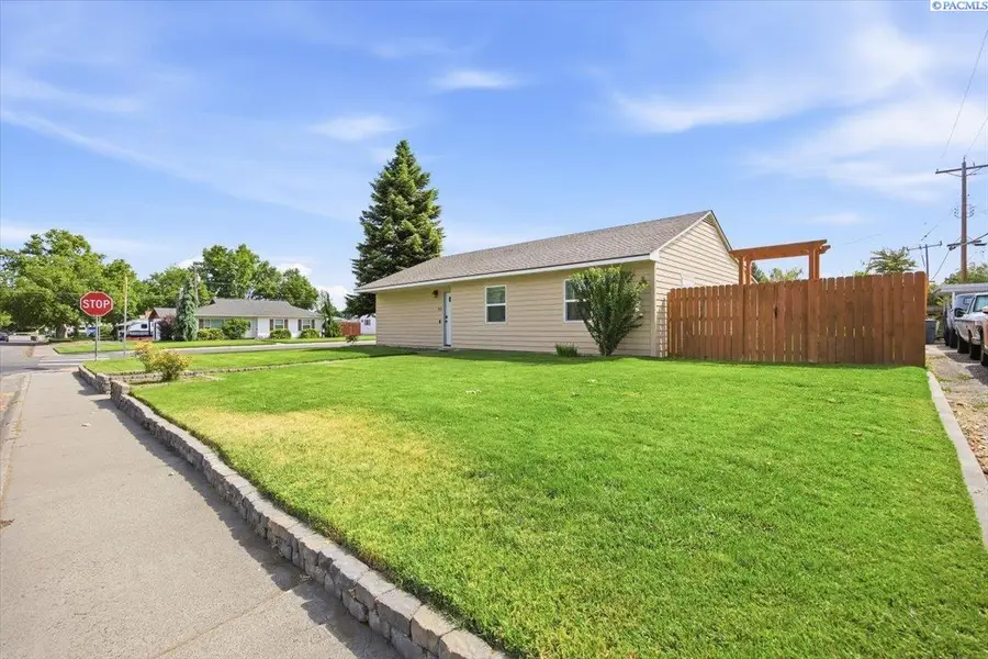 912 Cottonwood Drive, Richland, WA 99352 - #3