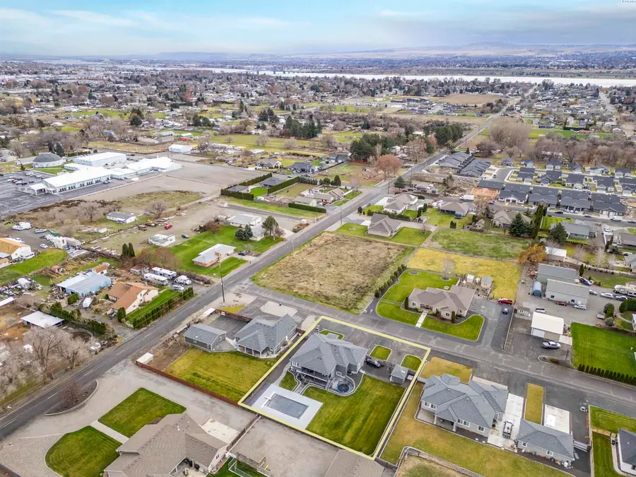 5221 W Richardson Road, Pasco, WA 99301 - #3