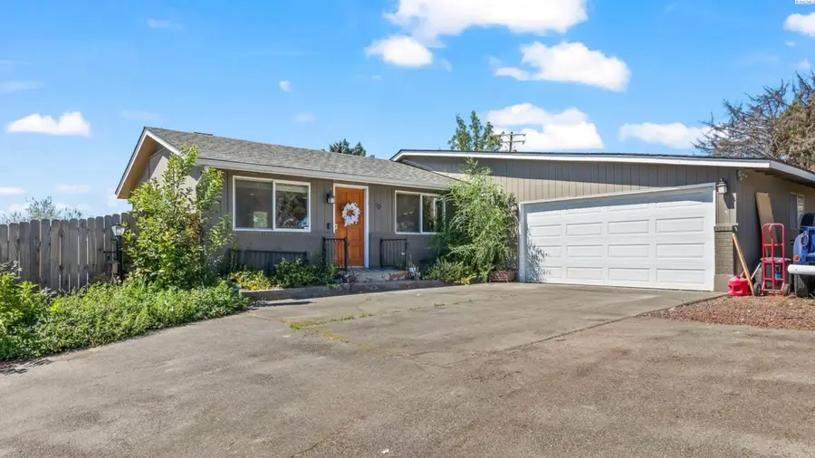 70 Herlou Drive, Selah, WA 98942-2720 - #2
