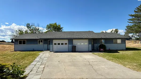920-924 Burgundy Place, Prosser, WA 99350