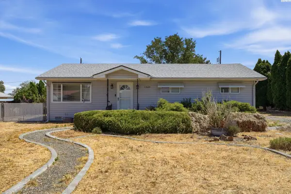 1269 N Perry Loop, Kennewick, WA 99336