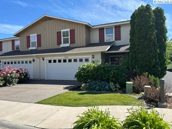 8002 Vialago Pkwy, Zillah, WA 98930
