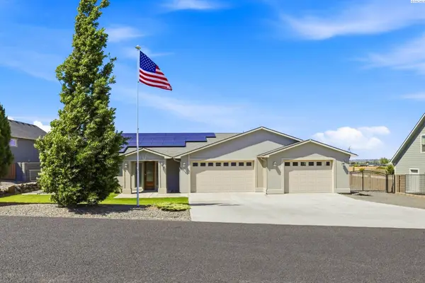83104 E Wallowa Rd, Kennewick, WA 99338