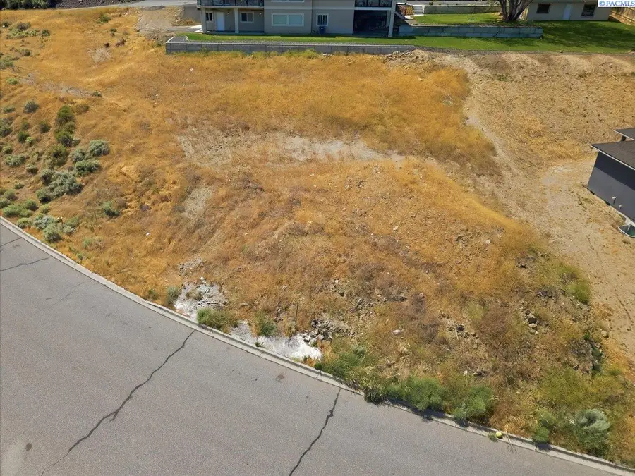 1051 Allenwhite Dr, Richland, WA 99352 - #2