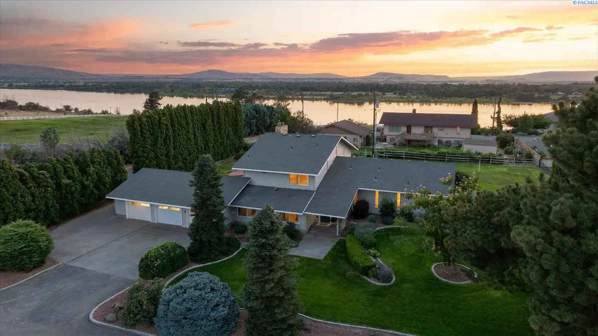 590 Mcdonald Dr, Pasco, WA 99301 - #1