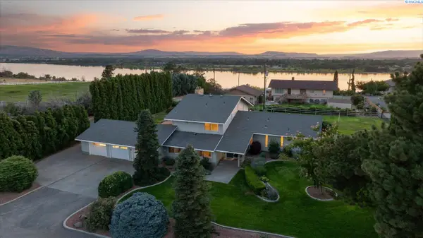 590 Mcdonald Dr, Pasco, WA 99301