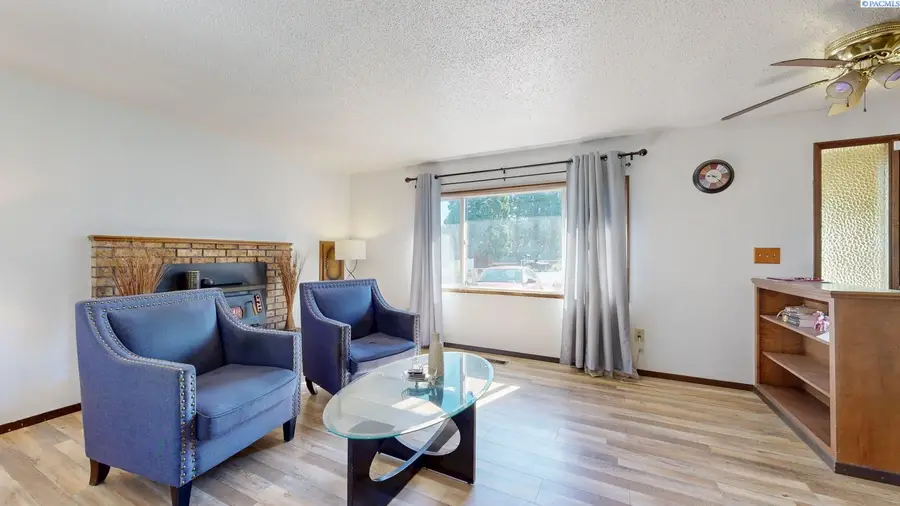 737 Darrin Court, Sunnyside, WA 98944 - #3