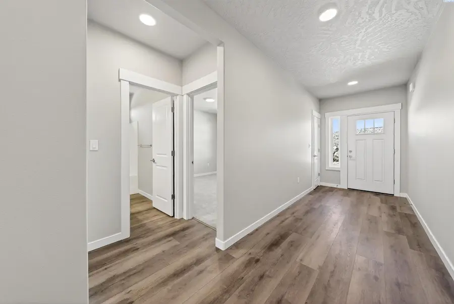 6945 W 24th Ave, Kennewick, WA 99338 - #3