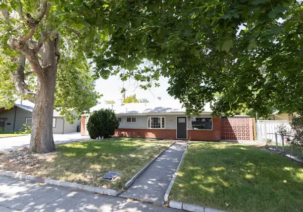 2200 Dover Street, Richland, WA 99352