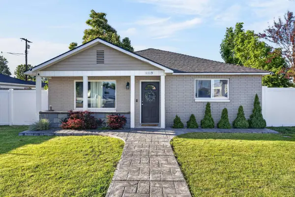 1119 W Hopkins Street, Pasco, WA 99301
