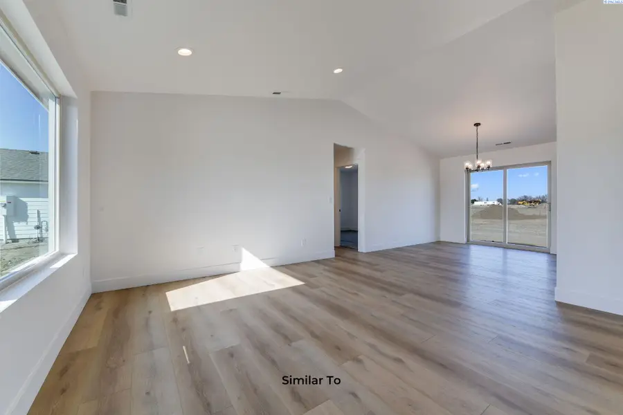 405 Glenwood Ave, Grandview, WA 98930 - #2