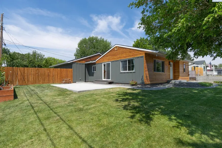 1103 11th Street, Benton City, WA 99320 - #2