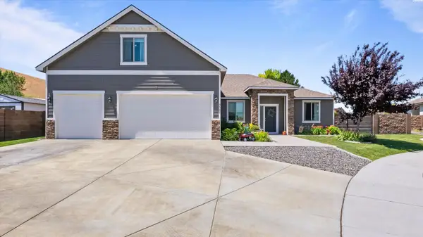 3547 Curtis Dr., West Richland, WA 99353