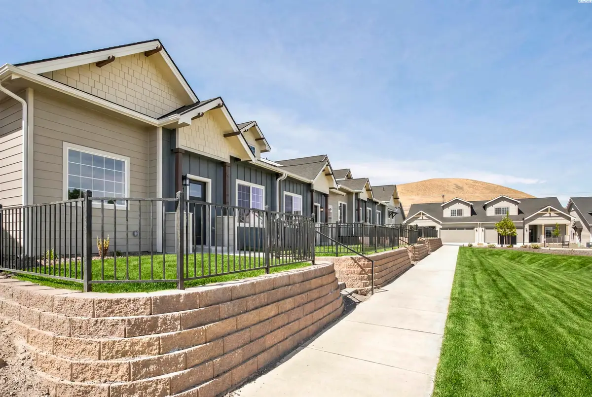 4484 Conifer St, West Richland, WA 99353 - #1